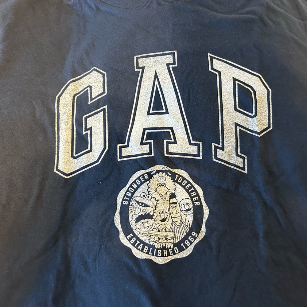 Men’s small NWT tee GAP